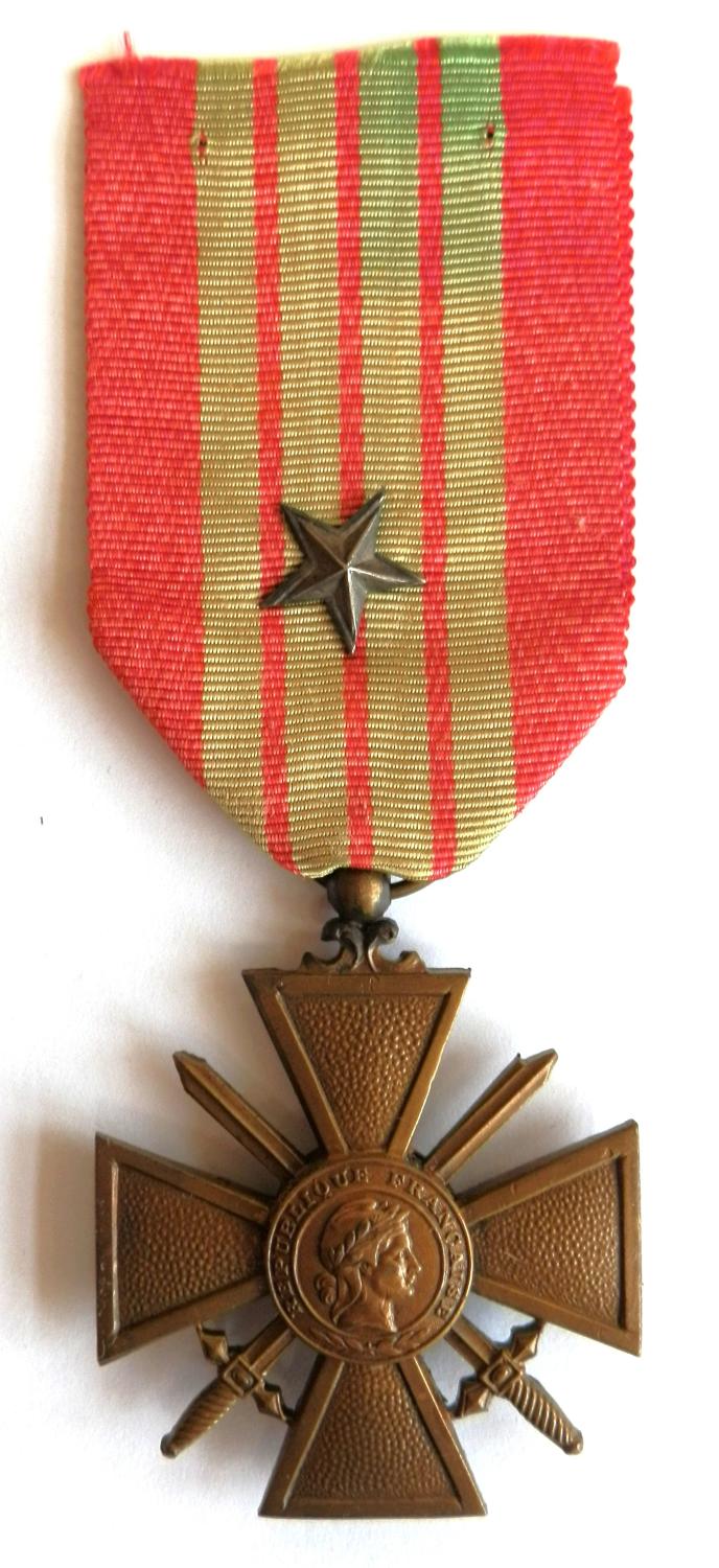 French Croix de Guerre with Bronze Star. 1939 issue.
