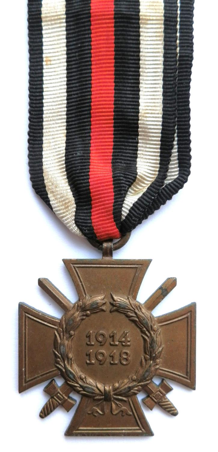 WWI Combatants Cross of Honour 1914-18. Maker marked C. Th. D.