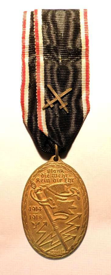 Imperial German 1914-15 Kyfthauserbond Medal with Swords.
