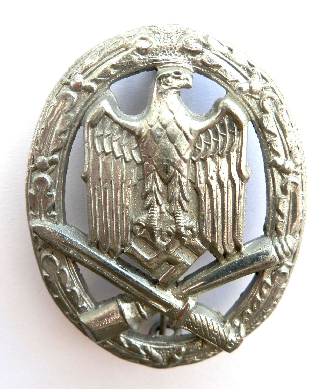 German General Assault Badge. Non maker marked