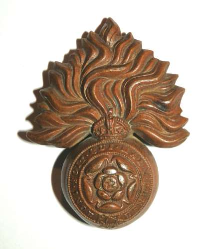 Les Fusiliers Mont-Royal King's Crown WWII Era Brass Cap Badge Flaming Grenade