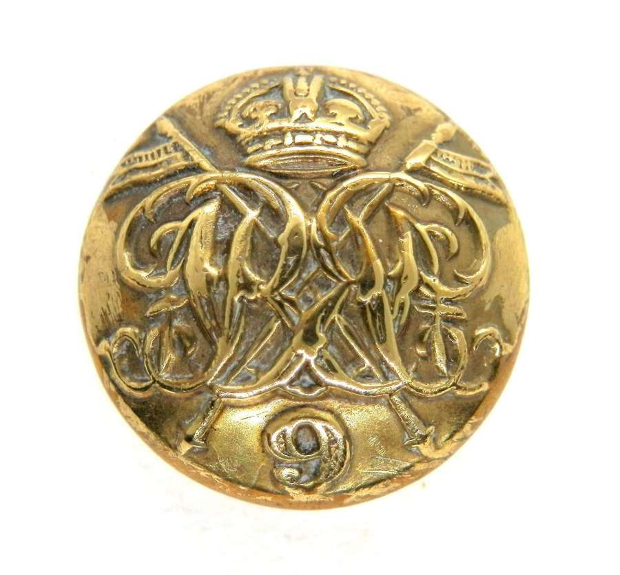 9th Queens Royal Lancers Button.