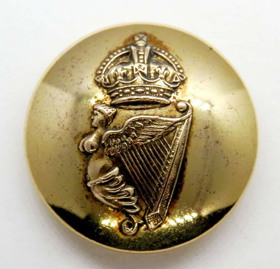 Irish Guards Officers Gilt Button.
