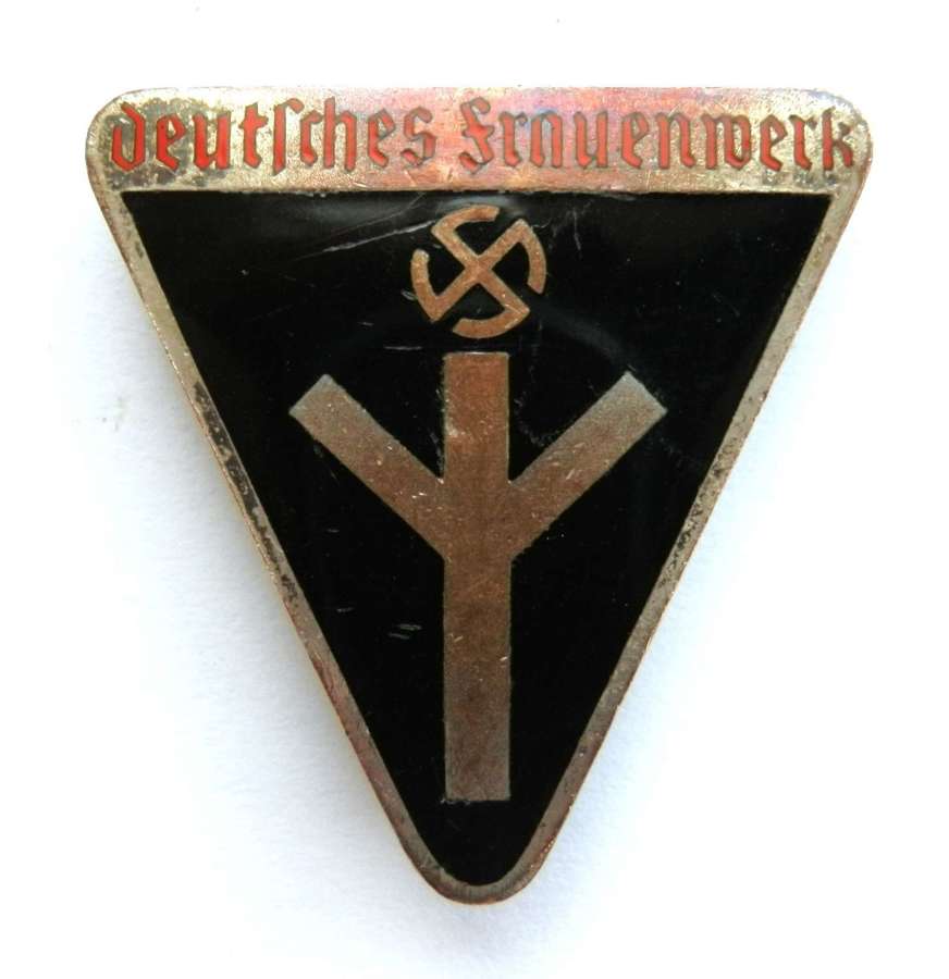 Deutsches Frauenschaft Women's Membership Pin Badge.